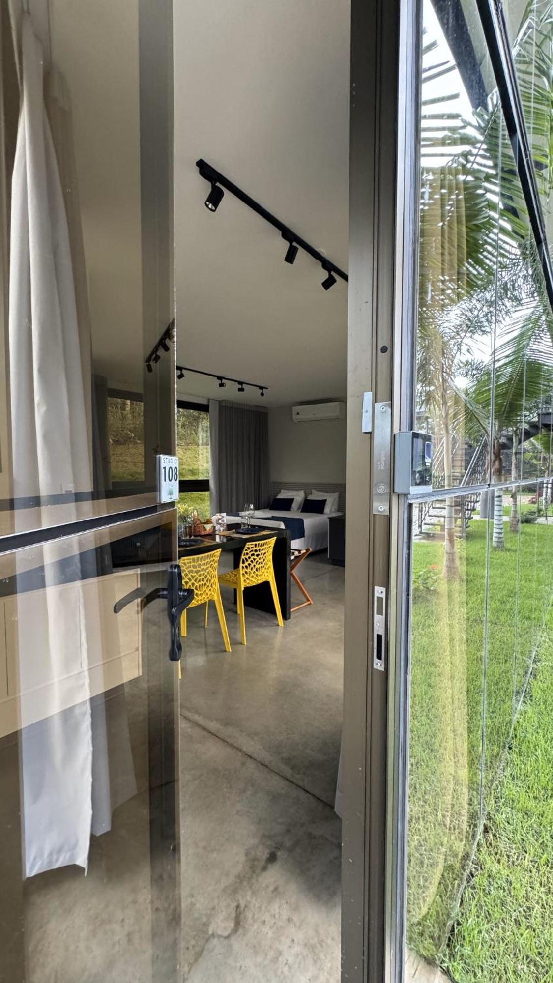 Ecolounge Studios ปิเรนนอโปลิส ภายนอก รูปภาพ