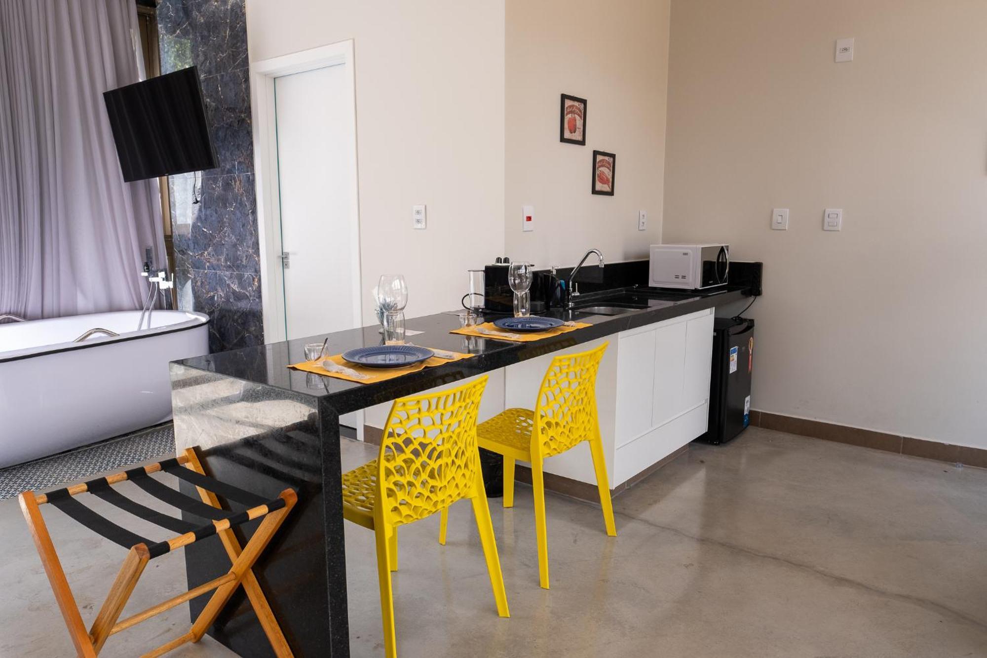 Ecolounge Studios ปิเรนนอโปลิส ภายนอก รูปภาพ