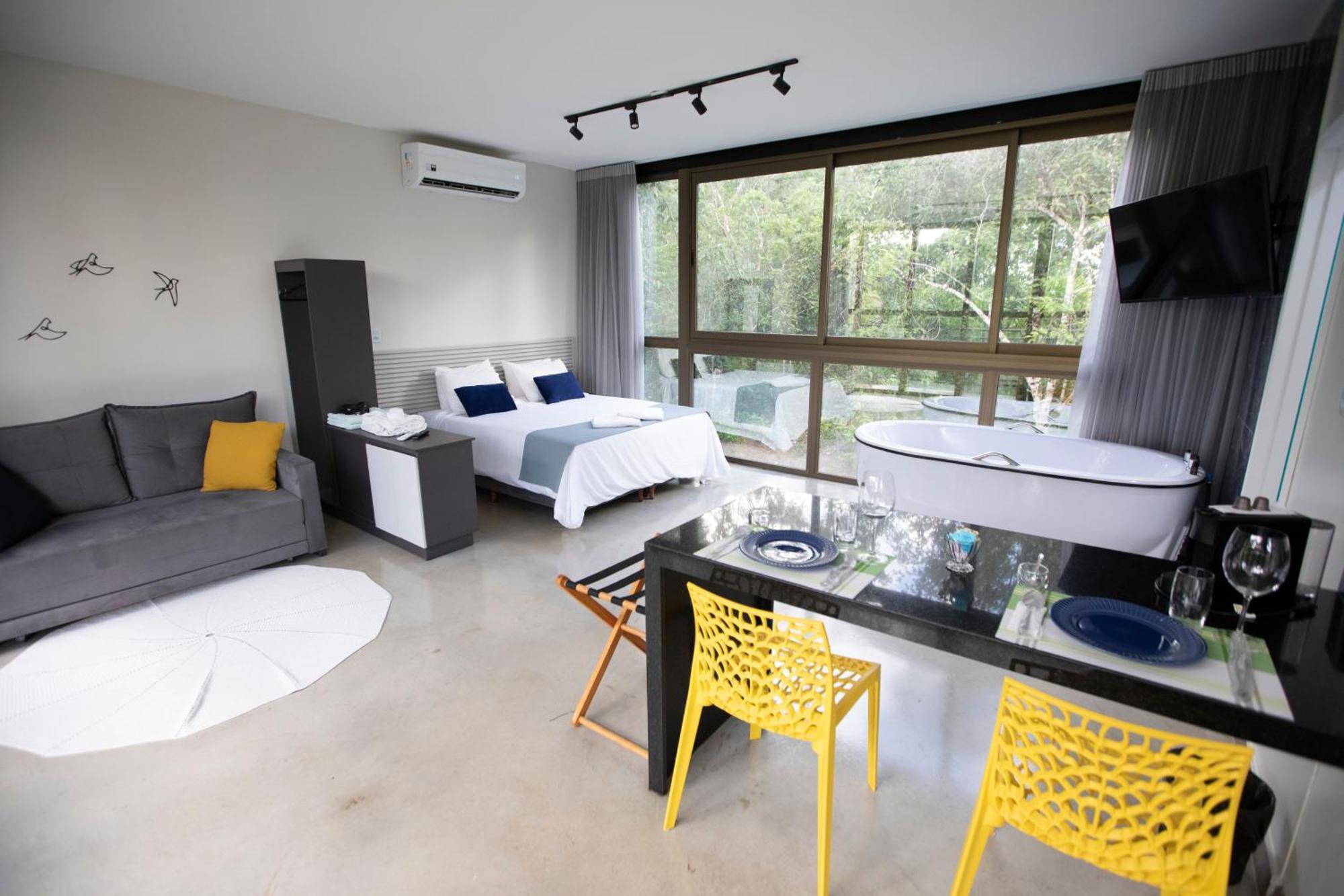 Ecolounge Studios ปิเรนนอโปลิส ภายนอก รูปภาพ