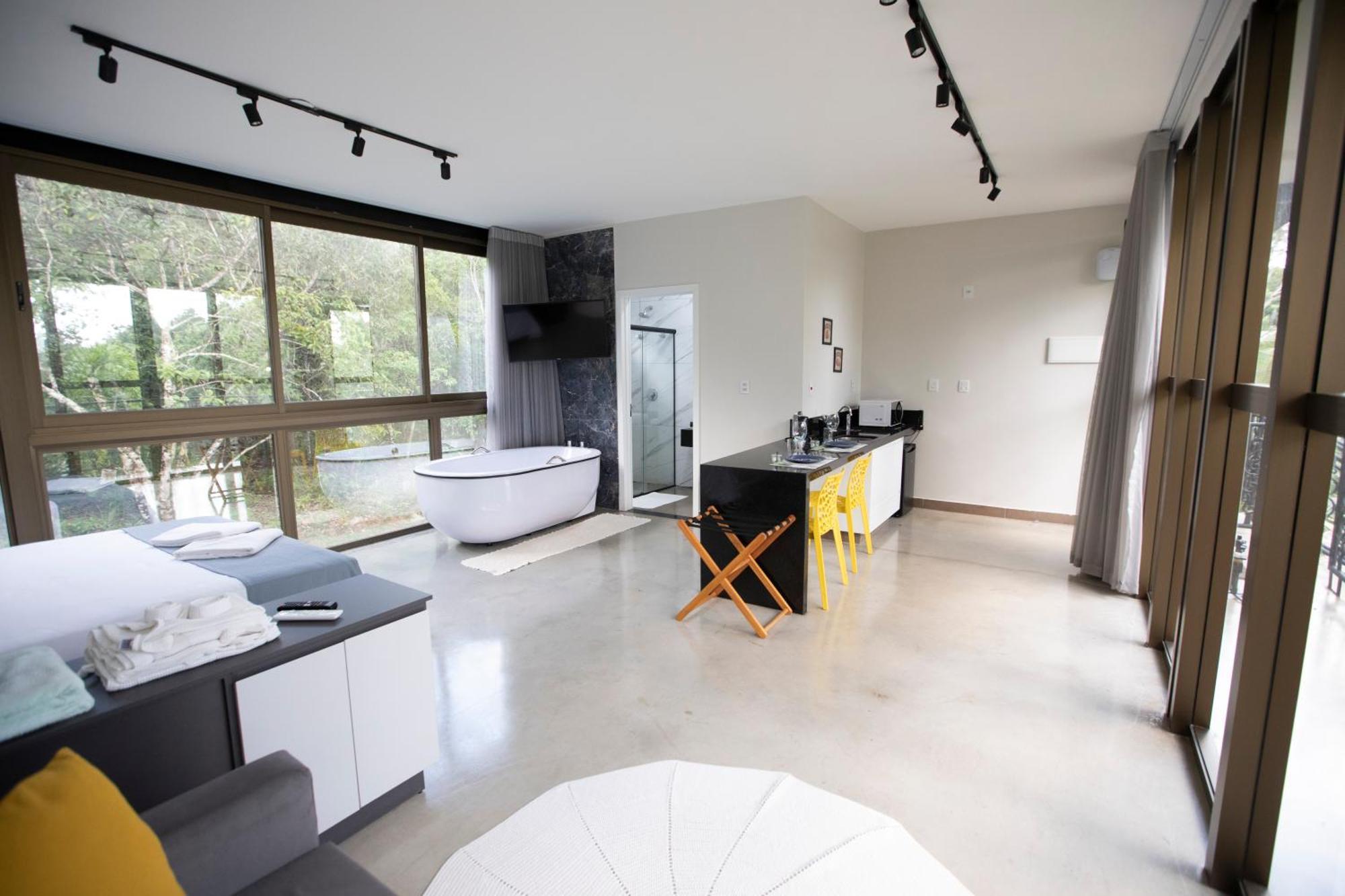 Ecolounge Studios ปิเรนนอโปลิส ภายนอก รูปภาพ